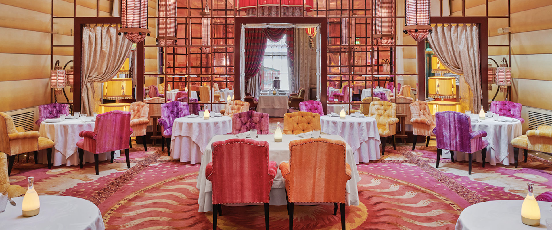 Exploring the Dining Scene in Foreign Cities